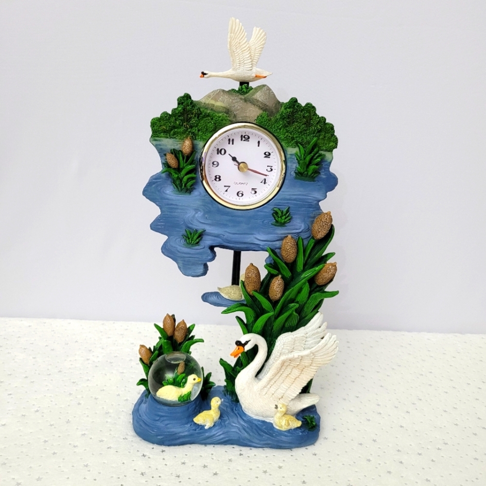 CADONA Clock Collection Swan